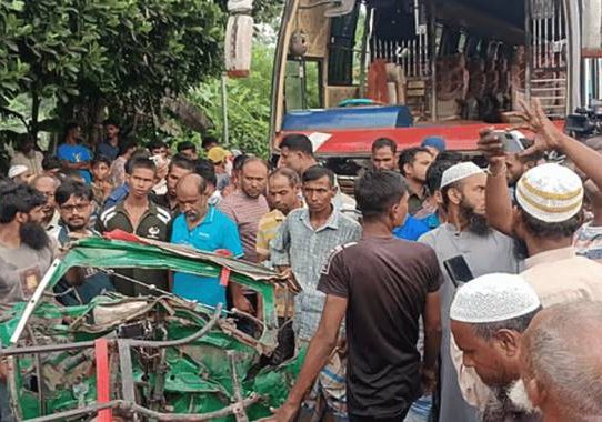 ময়মনসিংহে বাসচাপায় অটোরিকশার ৭ যাত্রী নিহত