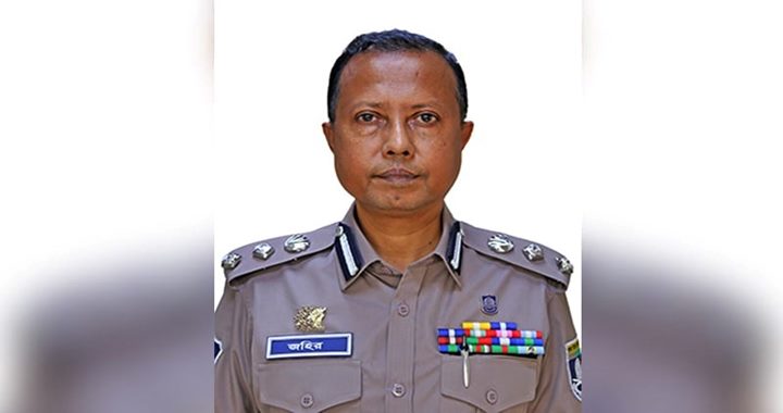 অতিরিক্ত ডিআইজির বাড়িতে মাদকসহ আটক ৮৫