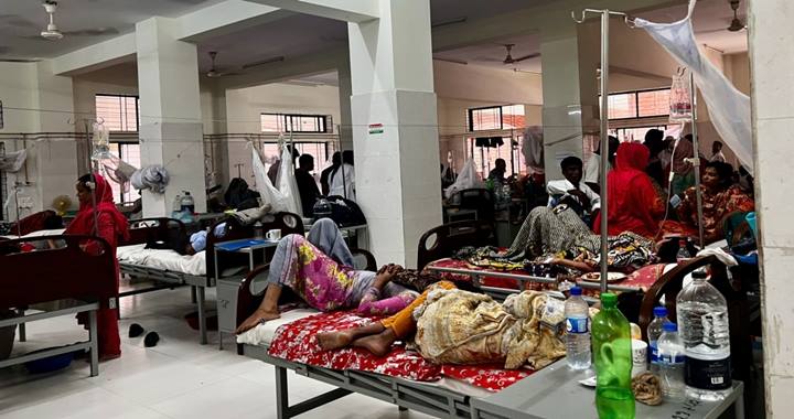 ডেঙ্গুতে একদিনে সর্বোচ্চ মৃত্যুর রেকর্ড