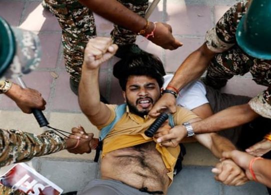 বিক্ষোভে উত্তাল দিল্লি, ৭ হাজারের বেশি আটক