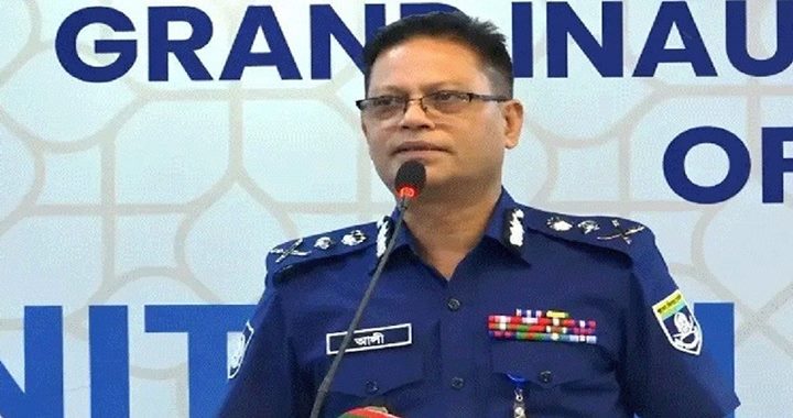 সরকার অনুমতি দিলে প্রয়োজনে ক্রসফায়ার করবে পুলিশ